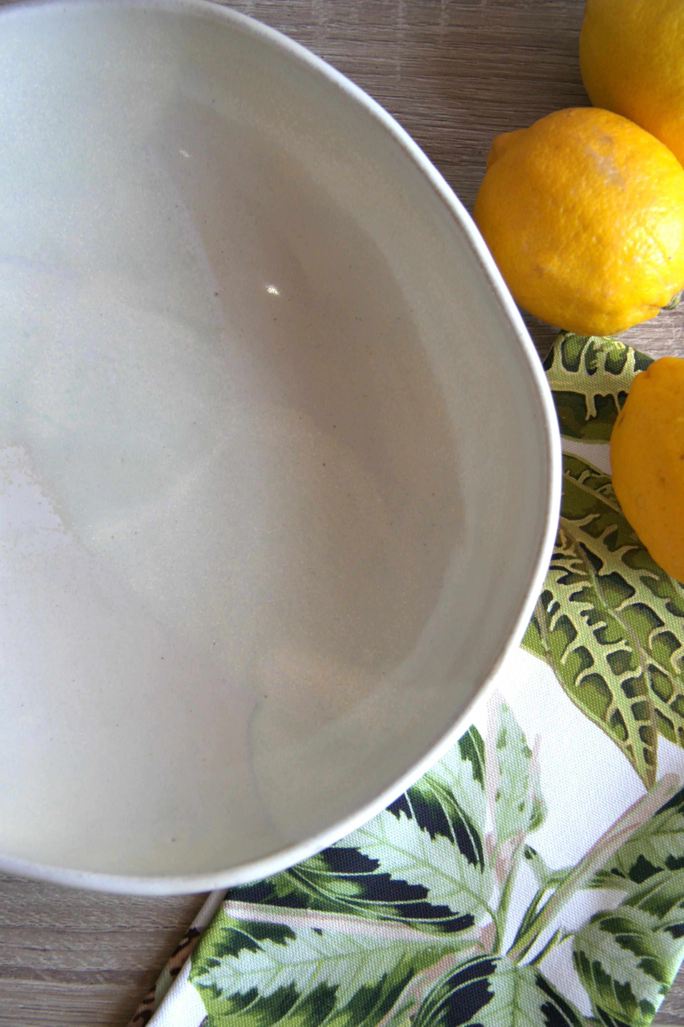 Ceramic Contour Bowl Cream