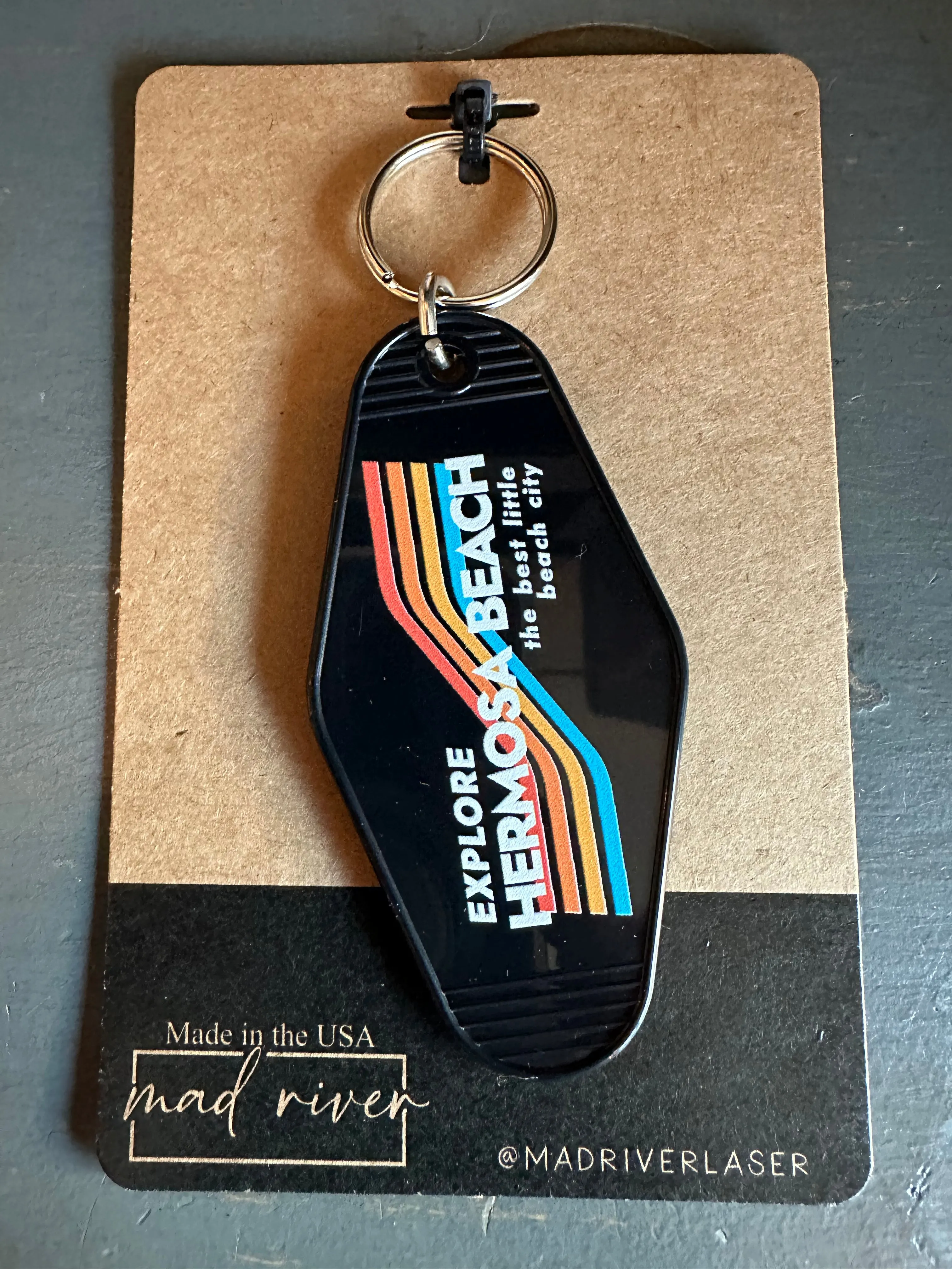 EXPLORE HERMOSA BEACH - THE BEST LITTLE BEACH CITY Retro Rainbow Motel Key Chain: : Black