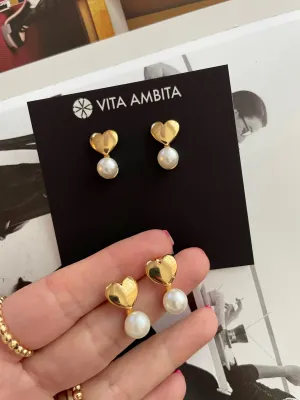 Heart with pearl earrings